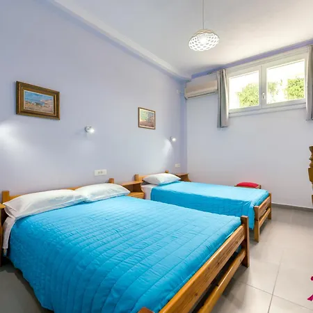 阿基斯酒店 Kamári