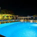 Akis Καμάρι