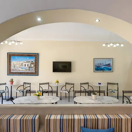Akis Hotel 2*
