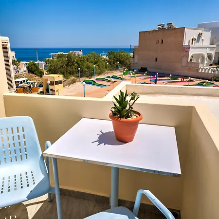 Akis Kamari (Santorini)