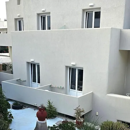 Akis Kamari (Santorini)