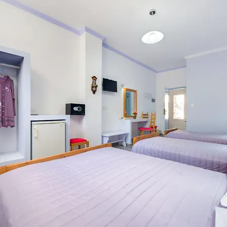 Akis Hotel 2*