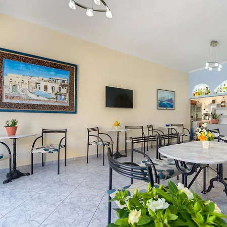 Hotel Akis Kamari (Santorini)