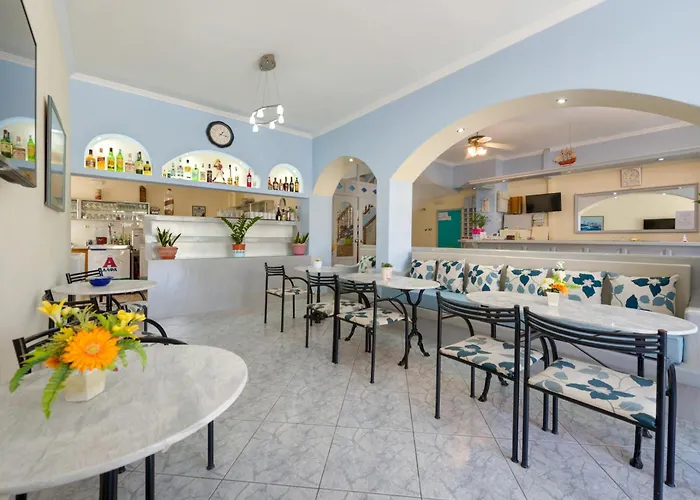 Akis 2* Kamari (Santorini)