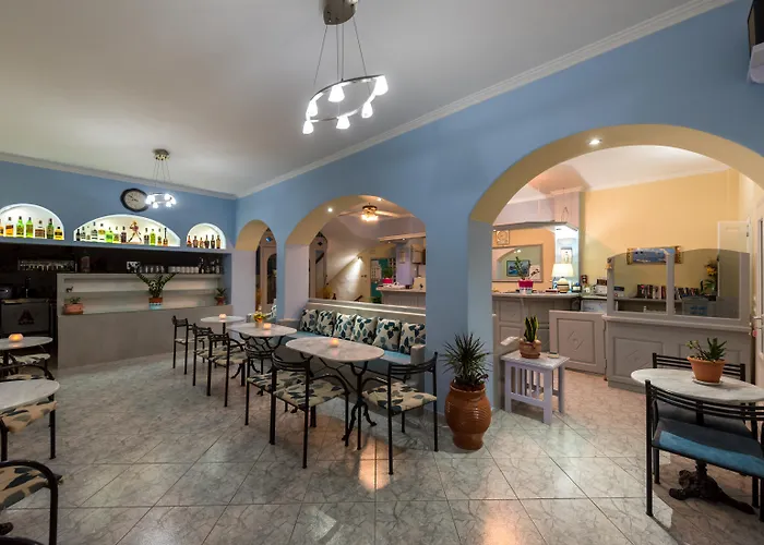 Akis Kamari (Santorini)