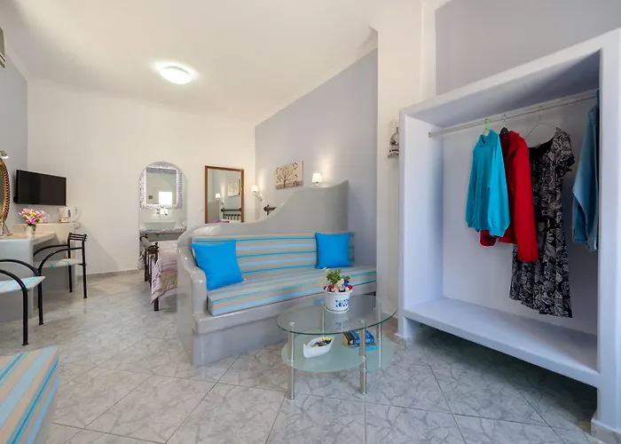 Hotel Akis Kamari (Santorini)